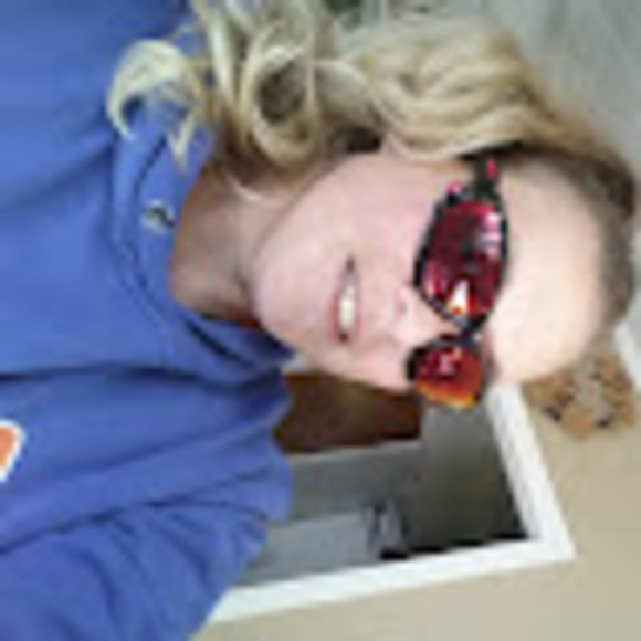 Meet your Posher, Tiff - Picture 1 of 1